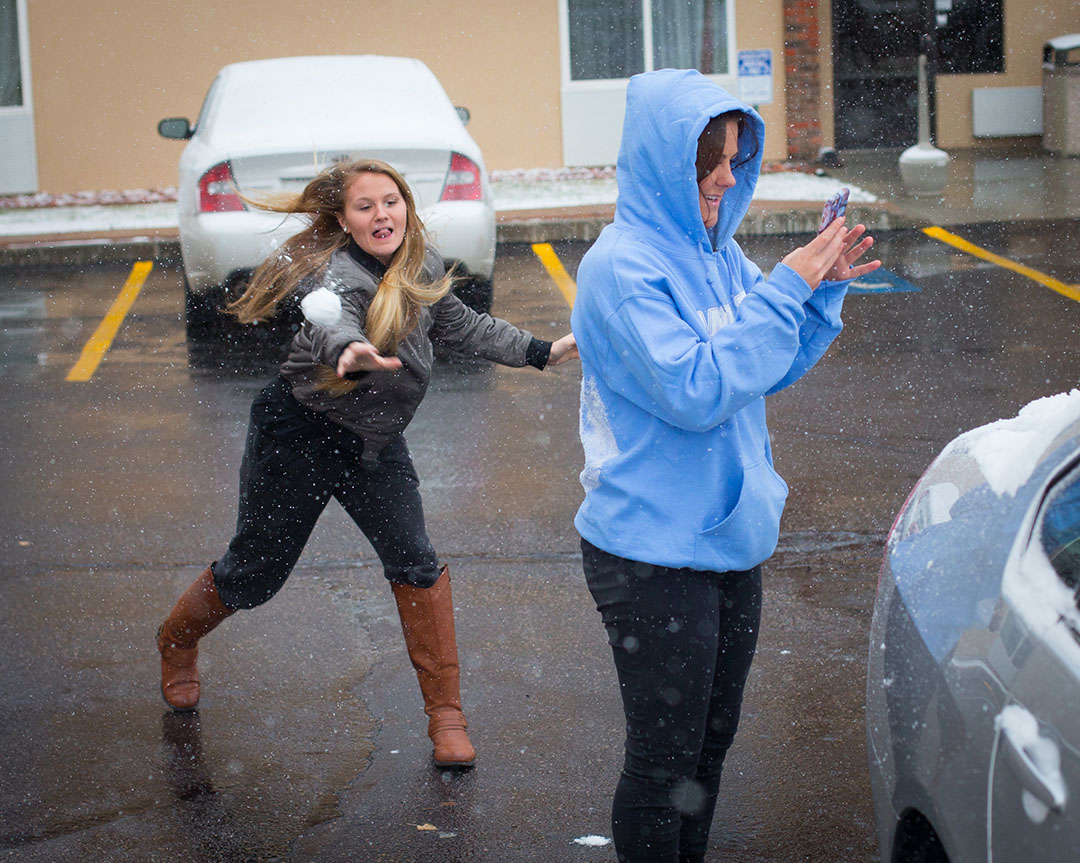 The Santa Fe Saints have breakfast, a team meeting and play in the snow before their opening round game at the NJCAA National Tournament on Thursday, Nov. 17, 2016 in in Casper, WY. (Photo by Matt Stamey/Santa Fe College)