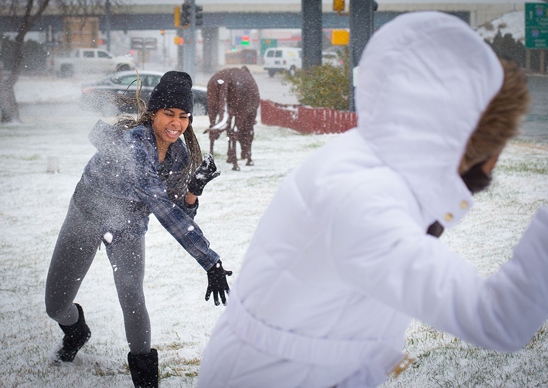 The Santa Fe Saints have breakfast, a team meeting and play in the snow before their opening round game at the NJCAA National Tournament on Thursday, Nov. 17, 2016 in in Casper, WY. (Photo by Matt Stamey/Santa Fe College)